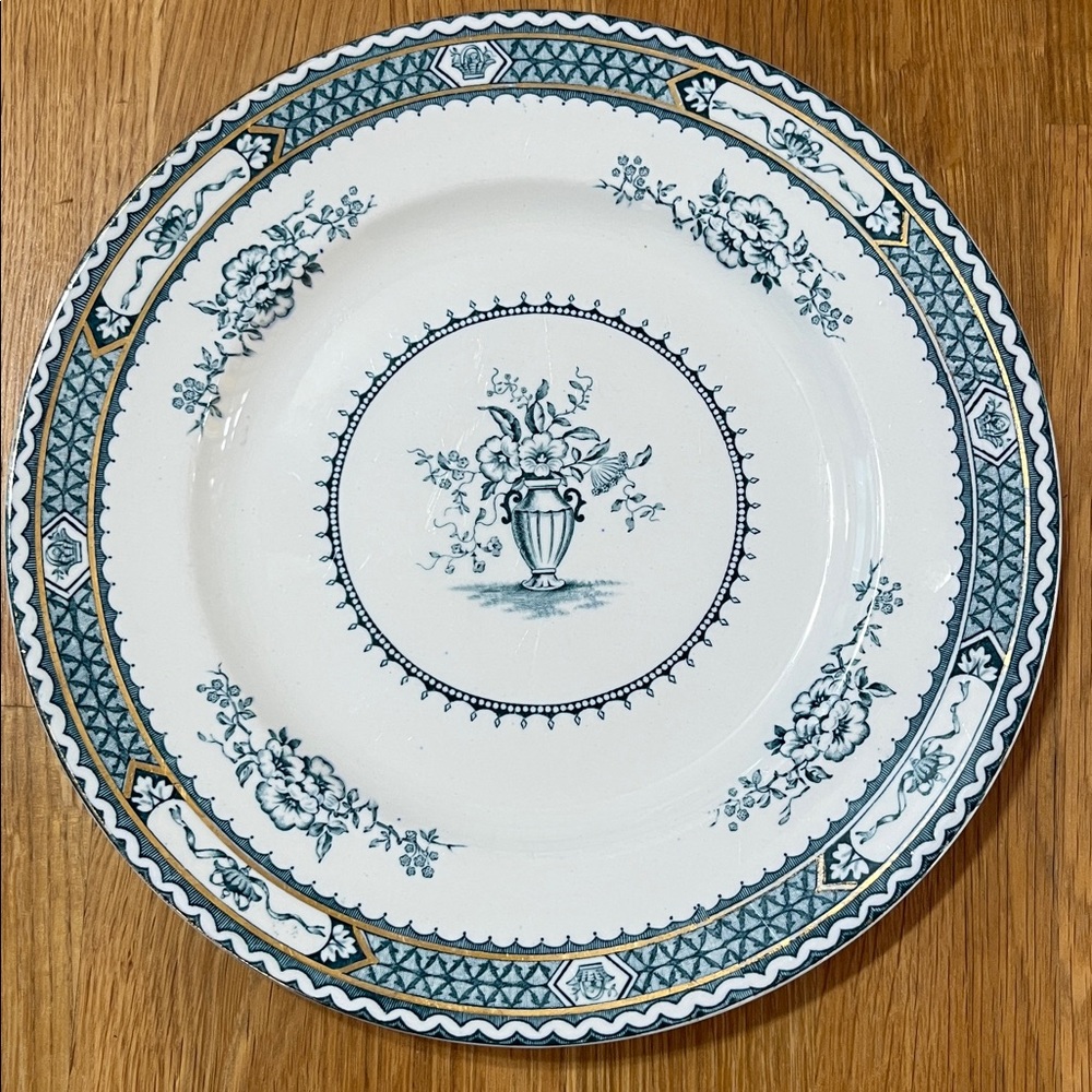 Vintage Stanley Pottery Co Warwick Transferware Blue & White Gold Trim Plate